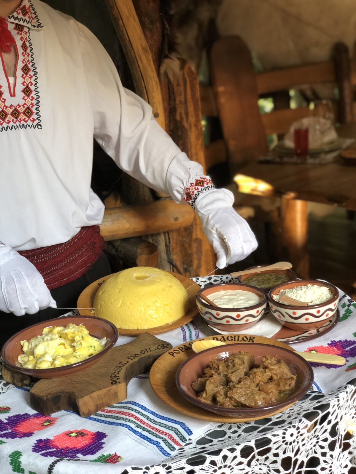 Молдавская мамалыга с маслом