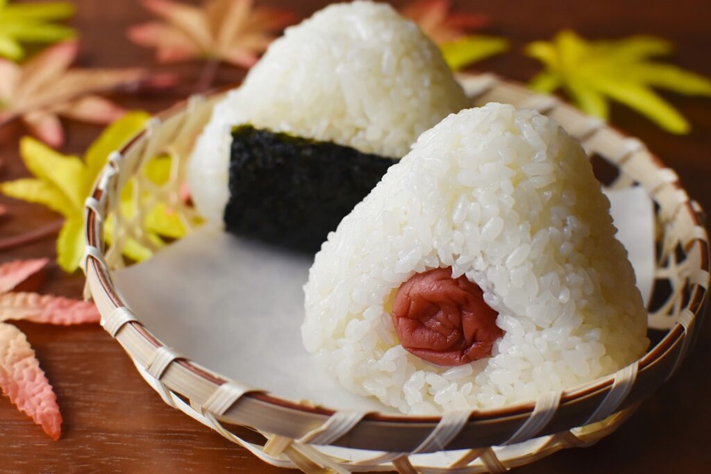 Японское блюдо онигири
