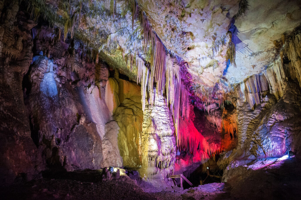 Фото пещеры Абрскила
