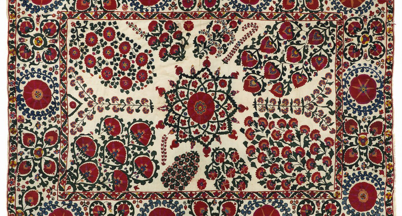 Выставка «Шелковые нити Узбекистана: традиционные вышивки и ткани»