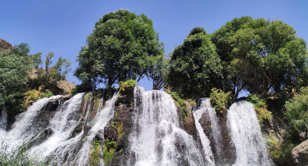 Водопады Армении