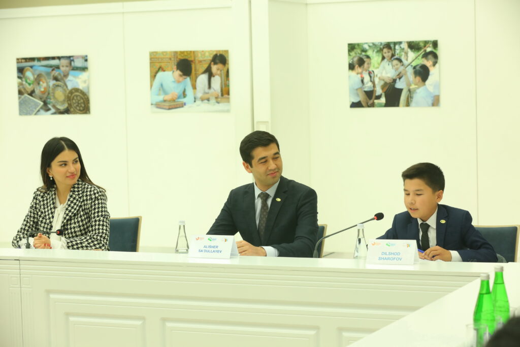 Узбекская молодежь