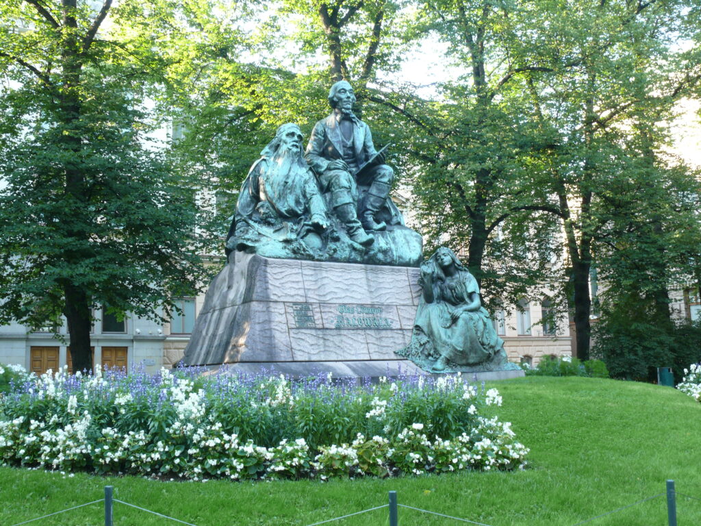 Памятник Элиасу Лённроту в Хельсинки