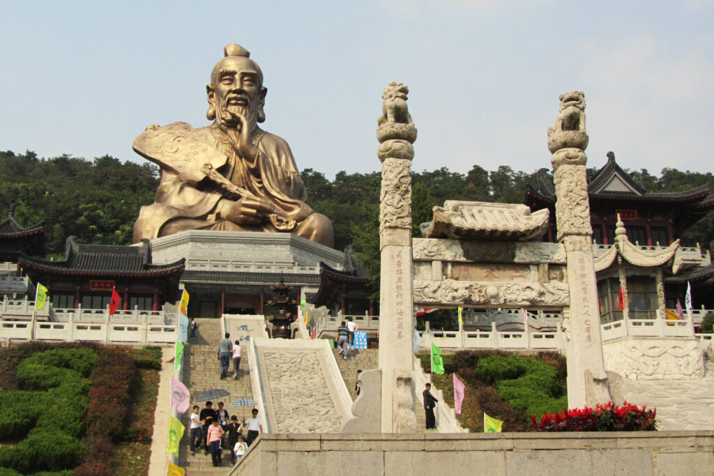 Чем даосизм отличается от конфуцианства