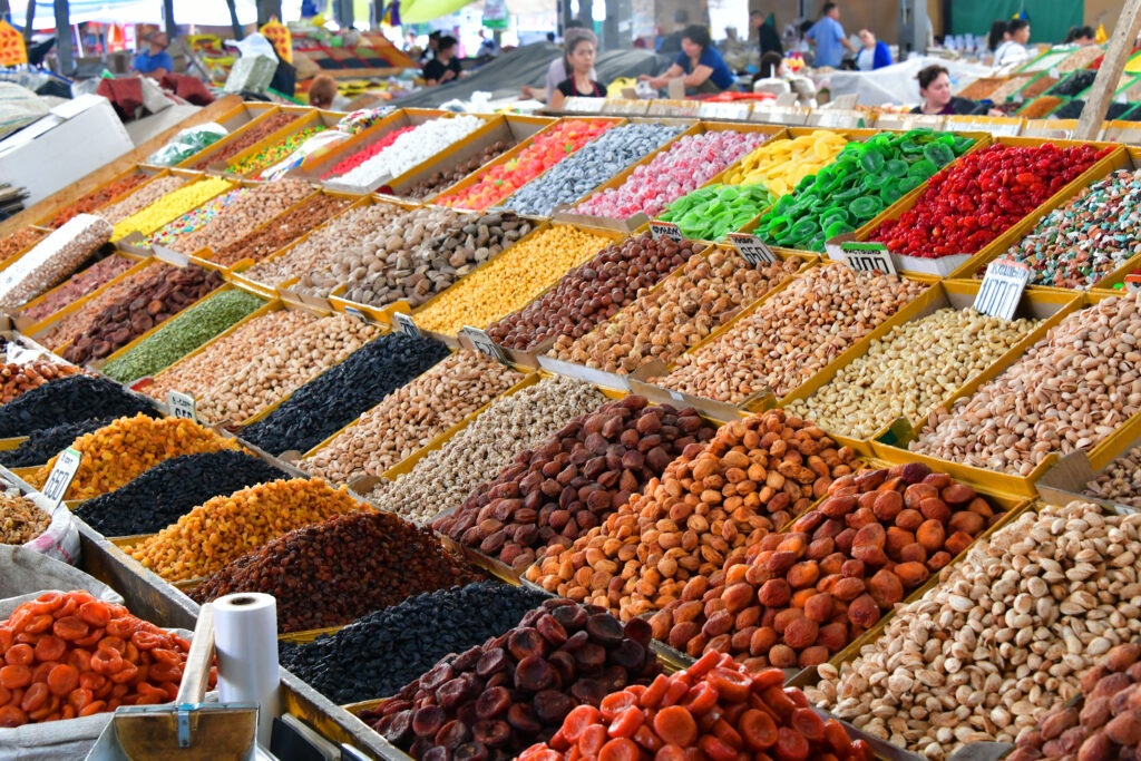 Орехи и сухофрукты на рынках Кыргызстана