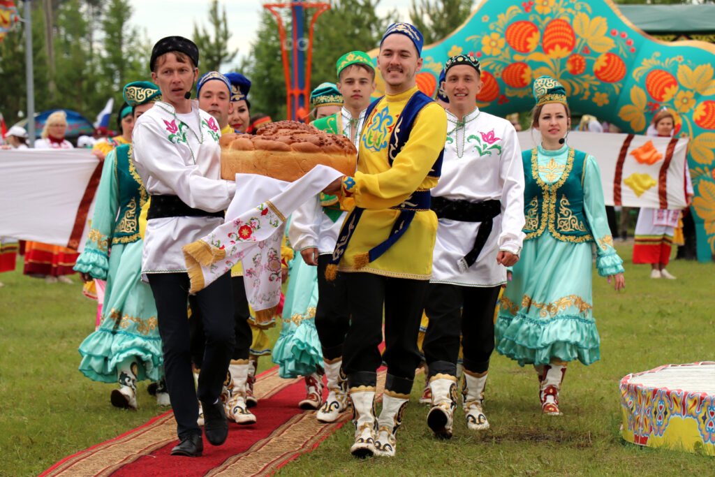 Поздравления на татарском языке с днем рождения: примеры
