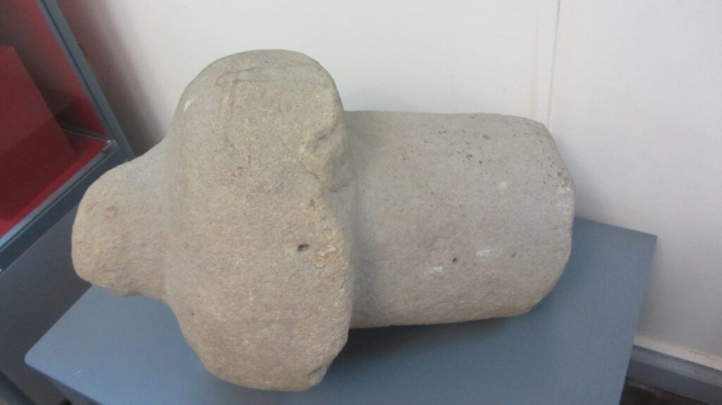 Каменная втулка от дольмена, Новороссийский музей